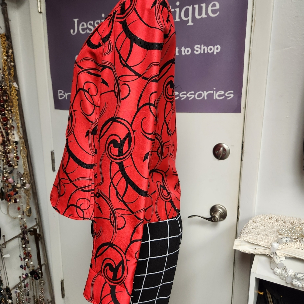 Blazer - Picture 4 of 6